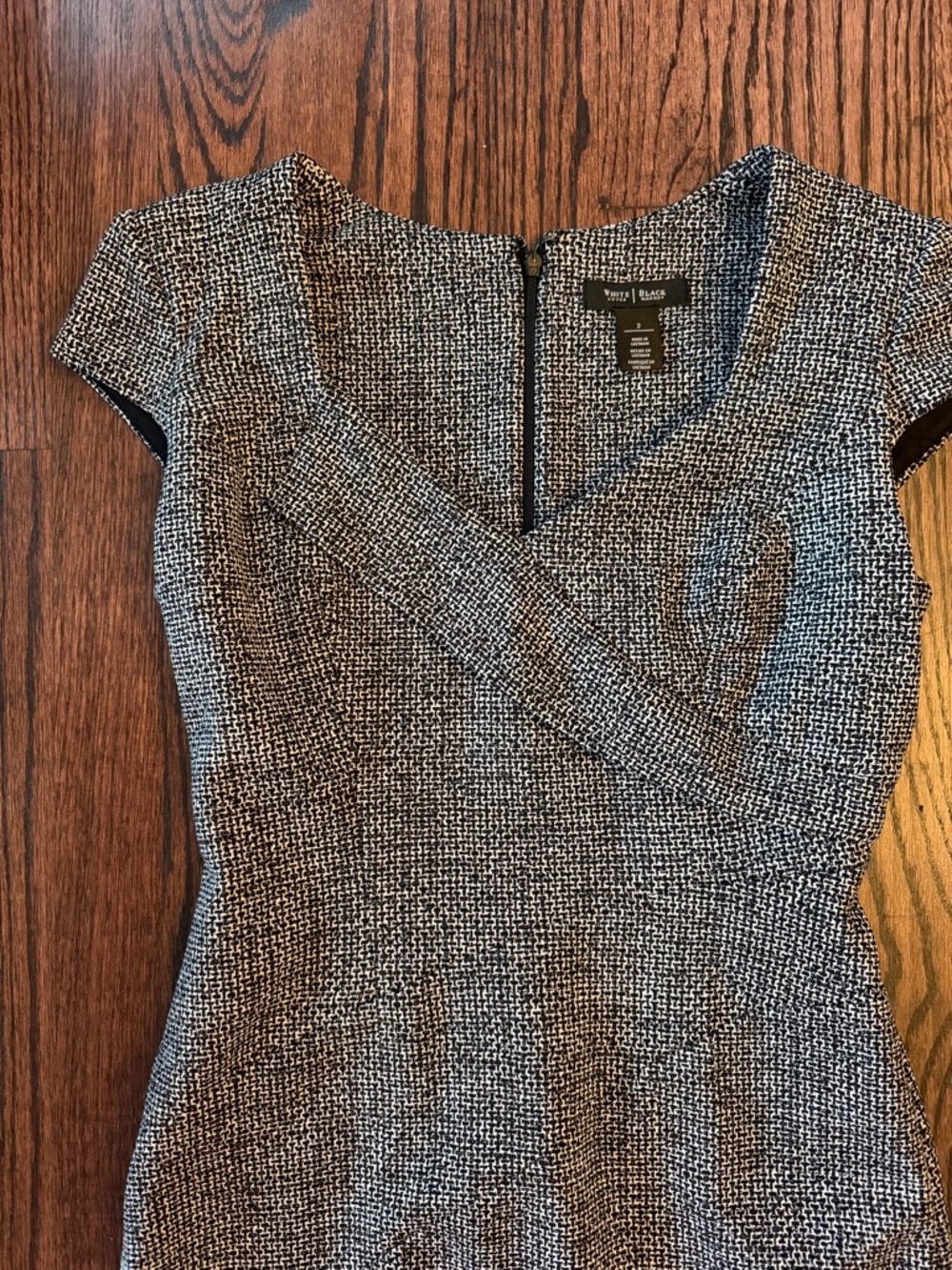 White House Black Market Gray Textured Cap-Sleeve Midi Sheath Dress - Picture 2 of 3